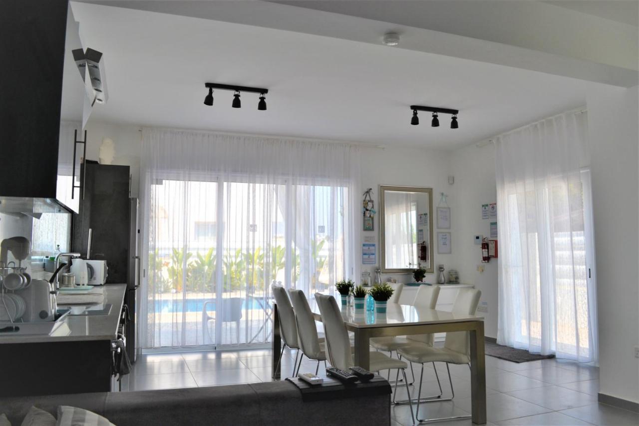 Villa KOLIBRI- MYTHICAL SANDS Paralimni Esterno foto